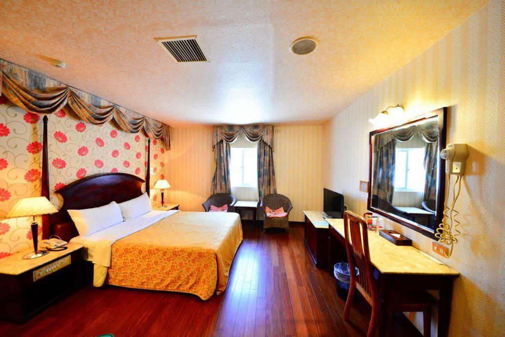 Paiwei Motel Tainan Exterior photo